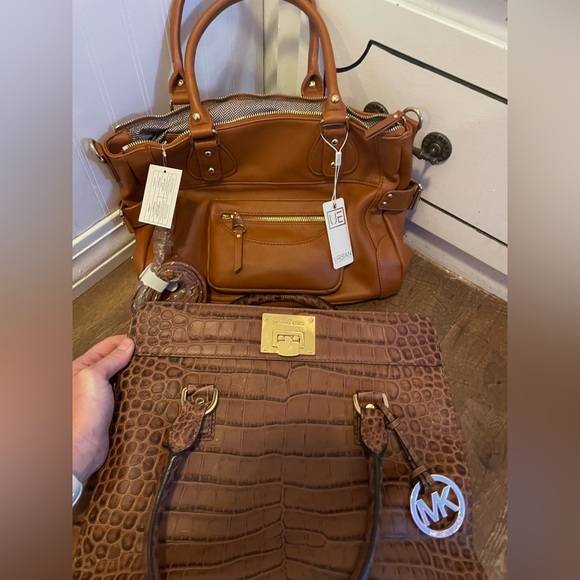 THREE new PURSES! MK, GB and Urban CHEAP - Picture 2 of 8